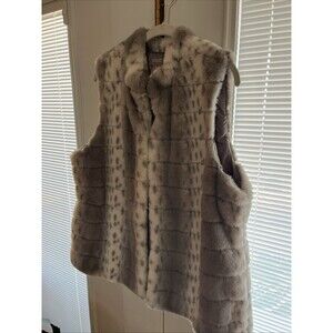 Womens Chico's Grey White Snow Cat Quilted Faux Fur Vest 3US/XL